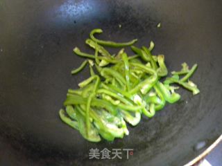 青椒炒鸡丝的做法步骤：5