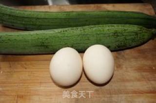 丝瓜蛋汤的做法步骤：1