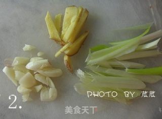 【浙菜】小黄鱼烧年糕 （宁波家常菜）的做法步骤：2