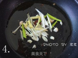 【浙菜】小黄鱼烧年糕 （宁波家常菜）的做法步骤：4