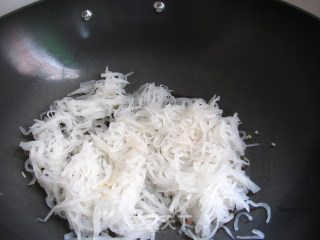 开胃下饭--醋浇萝卜丝牛肉的做法步骤：9