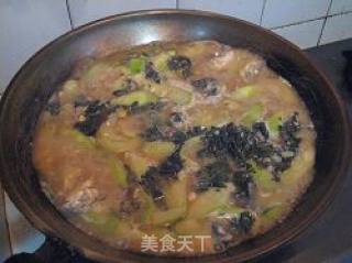 丝瓜鲫鱼煲的做法步骤：8