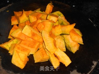 五仁金瓜煲的做法步骤：3