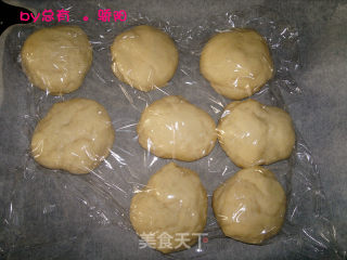 火腿沙拉肉松面包的做法步骤：6