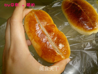 火腿沙拉肉松面包的做法步骤：9
