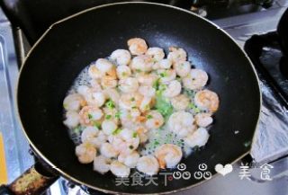 【浙菜】龙井虾仁的做法步骤：8