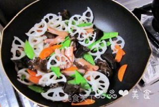 【浙菜】荷塘小炒的做法步骤：7