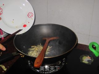 黑椒牛肉炒芹菜的做法步骤：3