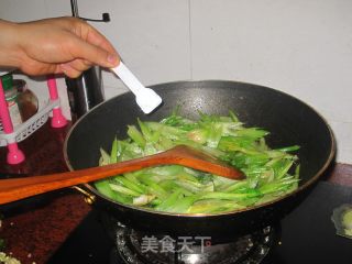 黑椒牛肉炒芹菜的做法步骤：8