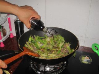 黑椒牛肉炒芹菜的做法步骤：10