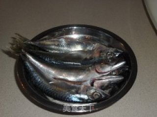 红烧青占鱼的做法步骤：1