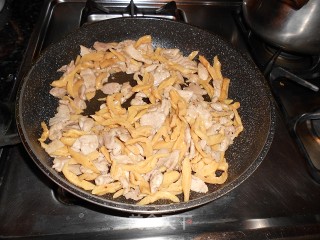 萝卜干炒肉的做法步骤：6