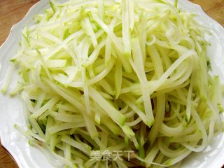 家常菜----青红椒土豆丝的做法步骤：5