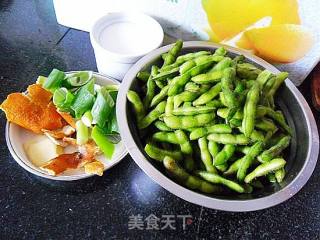 盐水毛豆----健康零食、下酒佳肴的做法步骤：1