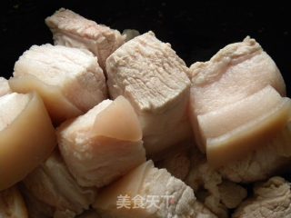 家传红烧肉的做法步骤：1