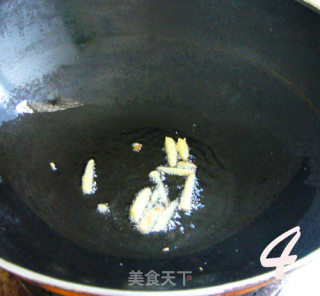 夏天不能少的一款瘦身又丰胸菜---山药丝瓜炒鱿鱼的做法步骤：4