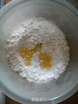 微波之芝麻蜜橙酥饼的做法步骤：3