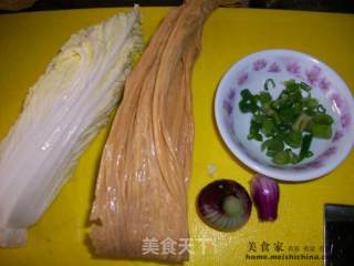 要喝汤又要快唯有滚汤啦@@白菜腐竹滚汤的做法步骤：1