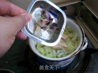 要喝汤又要快唯有滚汤啦@@白菜腐竹滚汤的做法步骤：3