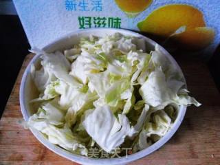 麻辣圆白菜的做法步骤：2