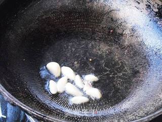 蒜仔烧茄子的做法步骤：2