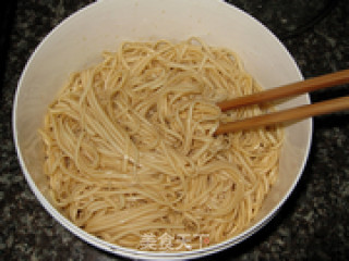 浙江小吃冬菇炒面的做法步骤：3