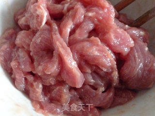 洋葱炒牛肉片的做法步骤：1
