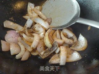 洋葱炒牛肉片的做法步骤：6