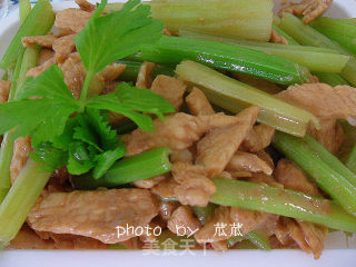 【浙菜】芹菜鸡柳 （新手零难度）的做法步骤：6