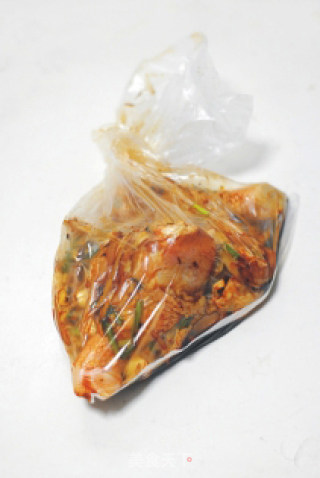 【豆豉酱蒸鸡腿】适合上班族的十分钟快手菜的做法步骤：6
