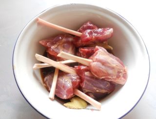 糖醋“栗子肉”的做法步骤：2