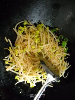 干煸黄豆芽的做法步骤：6