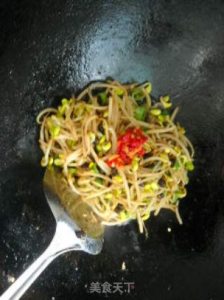 干煸黄豆芽的做法步骤：7