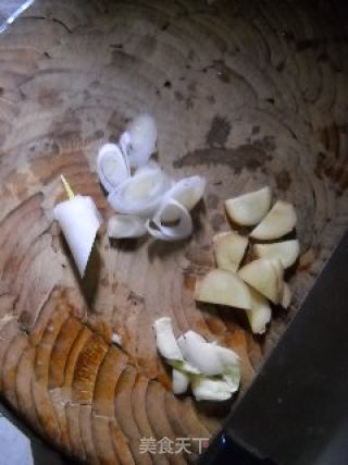 薯粉炖鲫鱼的做法步骤：4