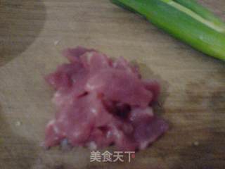 蒜苔炒肉的做法步骤：2