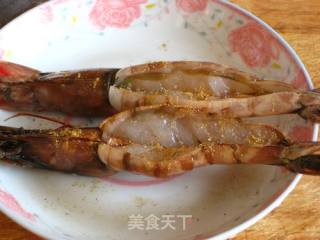 奶油烤虾的做法步骤：2
