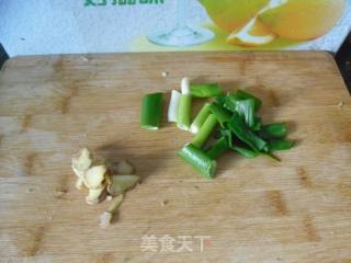 蒜烧鲶鱼段的做法步骤：3