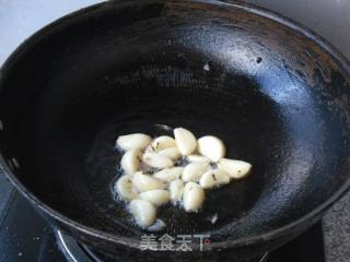 蒜烧鲶鱼段的做法步骤：4