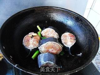 蒜烧鲶鱼段的做法步骤：6
