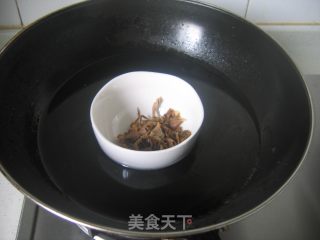【浙菜】梅干菜烧虾的做法步骤：4