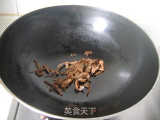 【浙菜】梅干菜烧虾的做法步骤：6