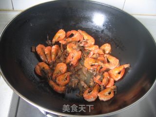【浙菜】梅干菜烧虾的做法步骤：8