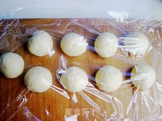美味经典的"菠萝包"的做法步骤：4