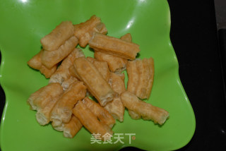 蒜末丝瓜炒油条的做法步骤：2