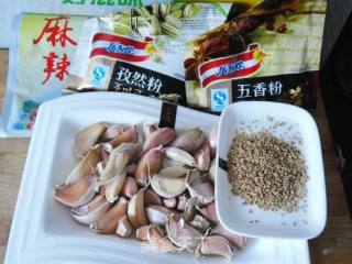 【孜然大蒜】----做法简单、味道经典的做法步骤：1