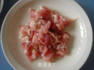 【湘菜】木耳炒肉的做法步骤：2