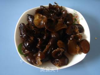 【湘菜】木耳炒肉的做法步骤：3