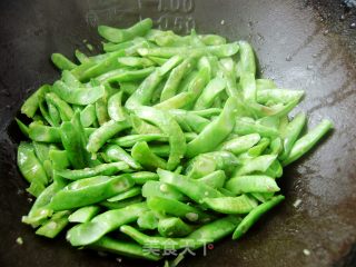 家常菜----豆角烩玉米的做法步骤：4