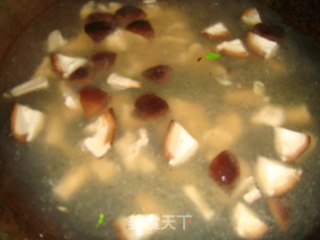 香菇肉片汤的做法步骤：5