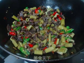 【湘菜】泡笋炒鸡珍的做法步骤：7